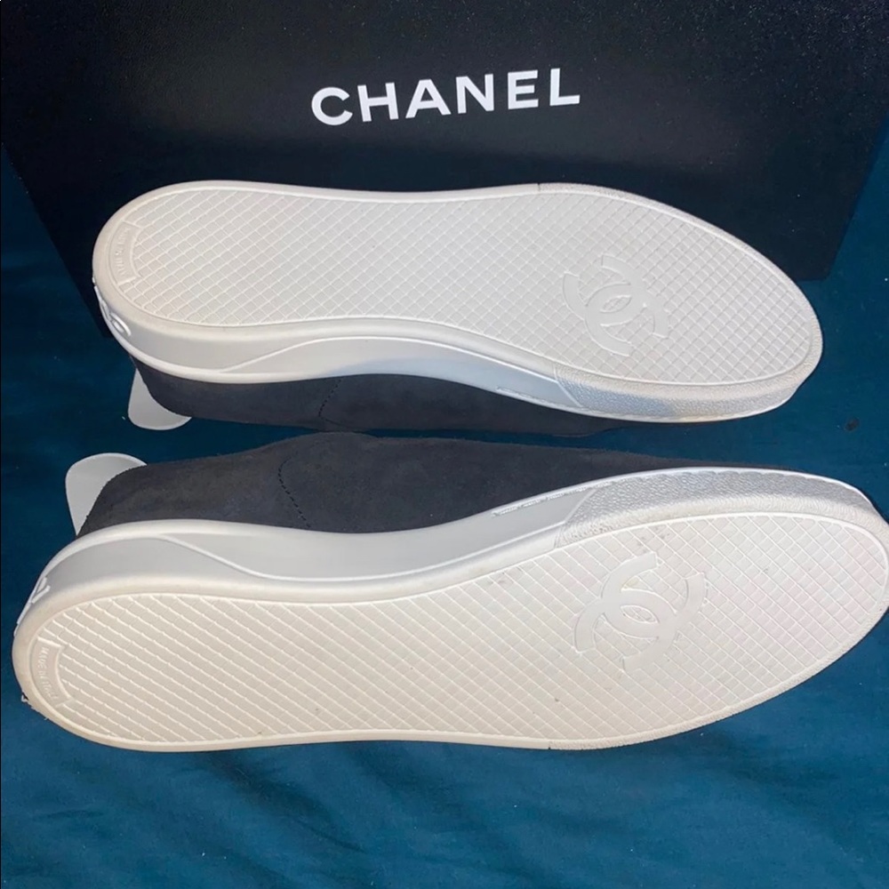 AUTHENTIC Chanel Suede Calfskin Weekend Sneaker - Picture 4 of 11